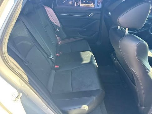Used 2021 Honda Accord Sport image 9