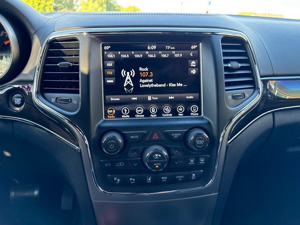 Used 2018 Jeep Grand Cherokee Overland AWD/4WD image 28