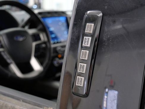 Used 2022 Ford F250 Lariat w/ Lariat Ultimate Package AWD/4WD image 16