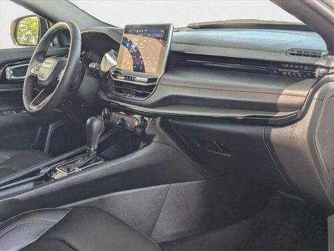 Used 2024 Jeep Compass Trailhawk image 21