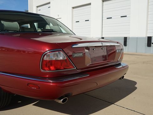 Used 1999 Jaguar XJ8 image 28