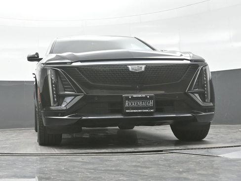Certified 2025 Cadillac Lyriq Luxury AWD/4WD image 22