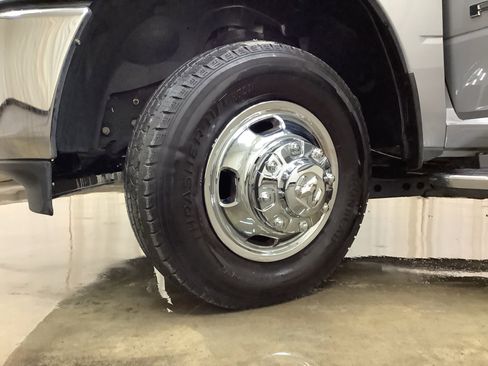 Used 2024 RAM 3500 Big Horn image 30