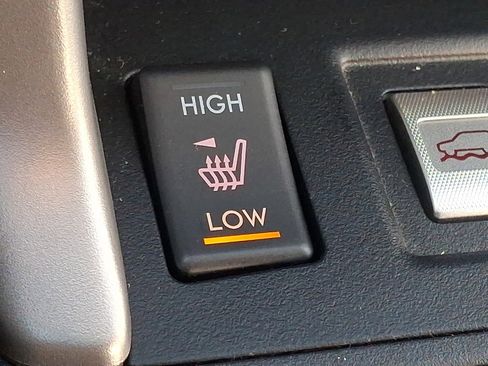 Used 2017 Subaru Forester 2.5i Premium w/ All-Weather Package image 23