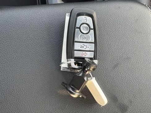 New 2026 Ford F250 Lariat w/ Black Appearance Package image 24