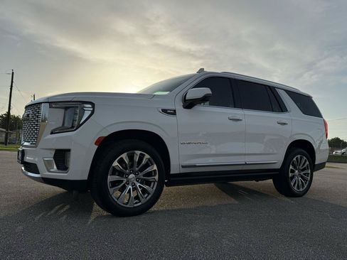 Used 2021 GMC Yukon Denali w/ Denali Premium Package AWD/4WD image 8