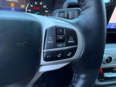 Used 2022 Ford Explorer XLT w/ Equipment Group 202A AWD/4WD image 19