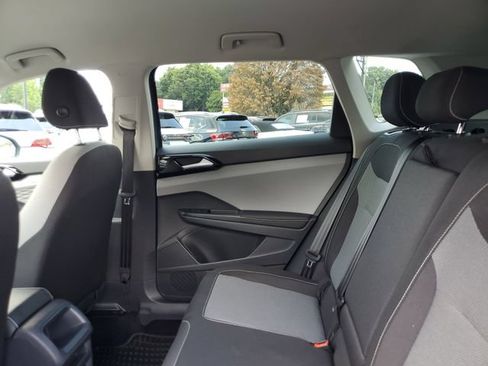 Certified 2024 Volkswagen Taos S FWD image 11