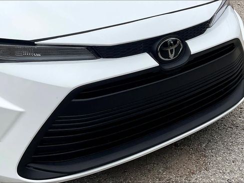 Used 2023 Toyota Corolla LE image 29