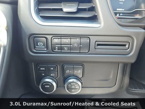 Used 2023 GMC Yukon XL SLT w/ SLT Premium Package image 15