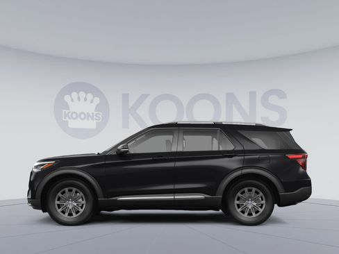 Used 2025 Ford Explorer Platinum w/ LUX Leather Package AWD/4WD image 2