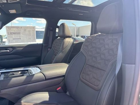 New 2026 Nissan Armada Platinum image 9