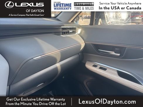 Used 2023 Toyota Venza XLE image 30