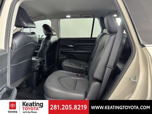 Certified 2024 Toyota Grand Highlander XLE image 17