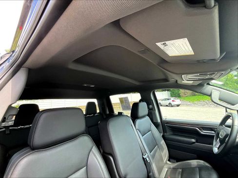 Used 2024 GMC Sierra 1500 SLT image 59