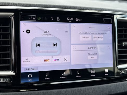 Used 2024 Chrysler Pacifica Touring-L image 29