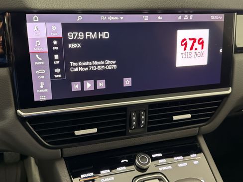 Certified 2021 Porsche Cayenne w/ Premium Package AWD/4WD image 21