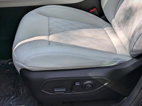 New 2026 Jeep Cherokee Overland image 4