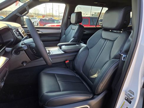 New 2026 Jeep Grand Wagoneer 4WD image 15