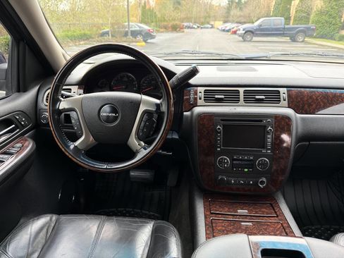 Used 2009 GMC Yukon XL Denali image 17