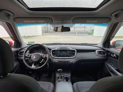 Used 2016 Kia Sorento AWD image 12