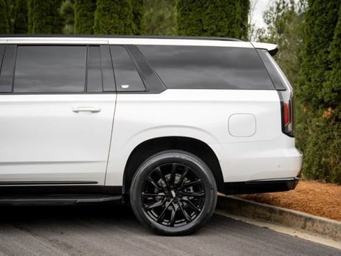 Used 2022 Cadillac Escalade ESV Sport w/ Touring Package AWD/4WD image 11
