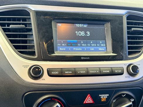 Used 2022 Hyundai Accent SE FWD image 17