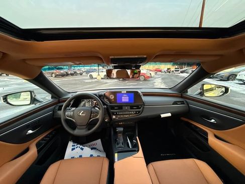 New 2025 Lexus ES 350 w/ Premium Package image 15