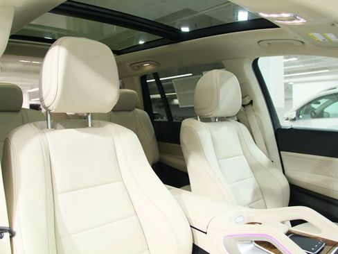 Certified 2026 Mercedes-Benz GLS 450 4MATIC image 24