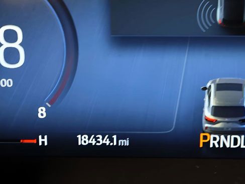 Used 2025 Ford Escape Platinum AWD/4WD image 16