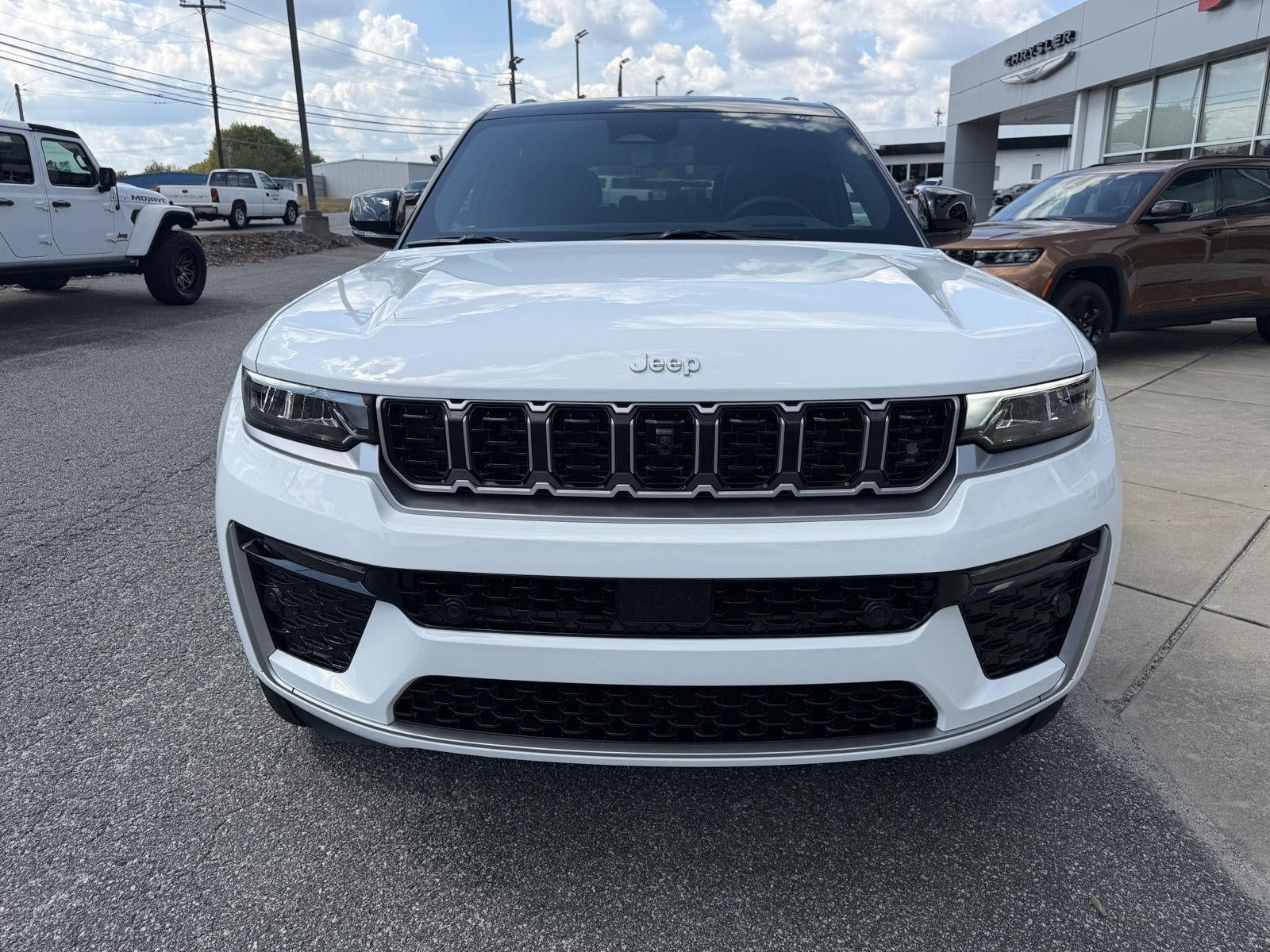 New 2027 Jeep Grand Cherokee Summit AWD/4WD image 12
