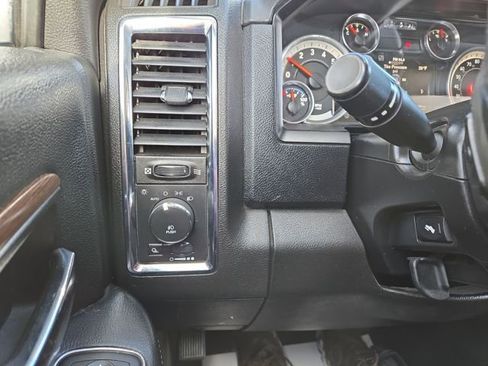 Used 2014 RAM 1500 Laramie w/ Convenience Group image 22