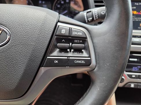 Used 2018 Hyundai Elantra Limited FWD image 29