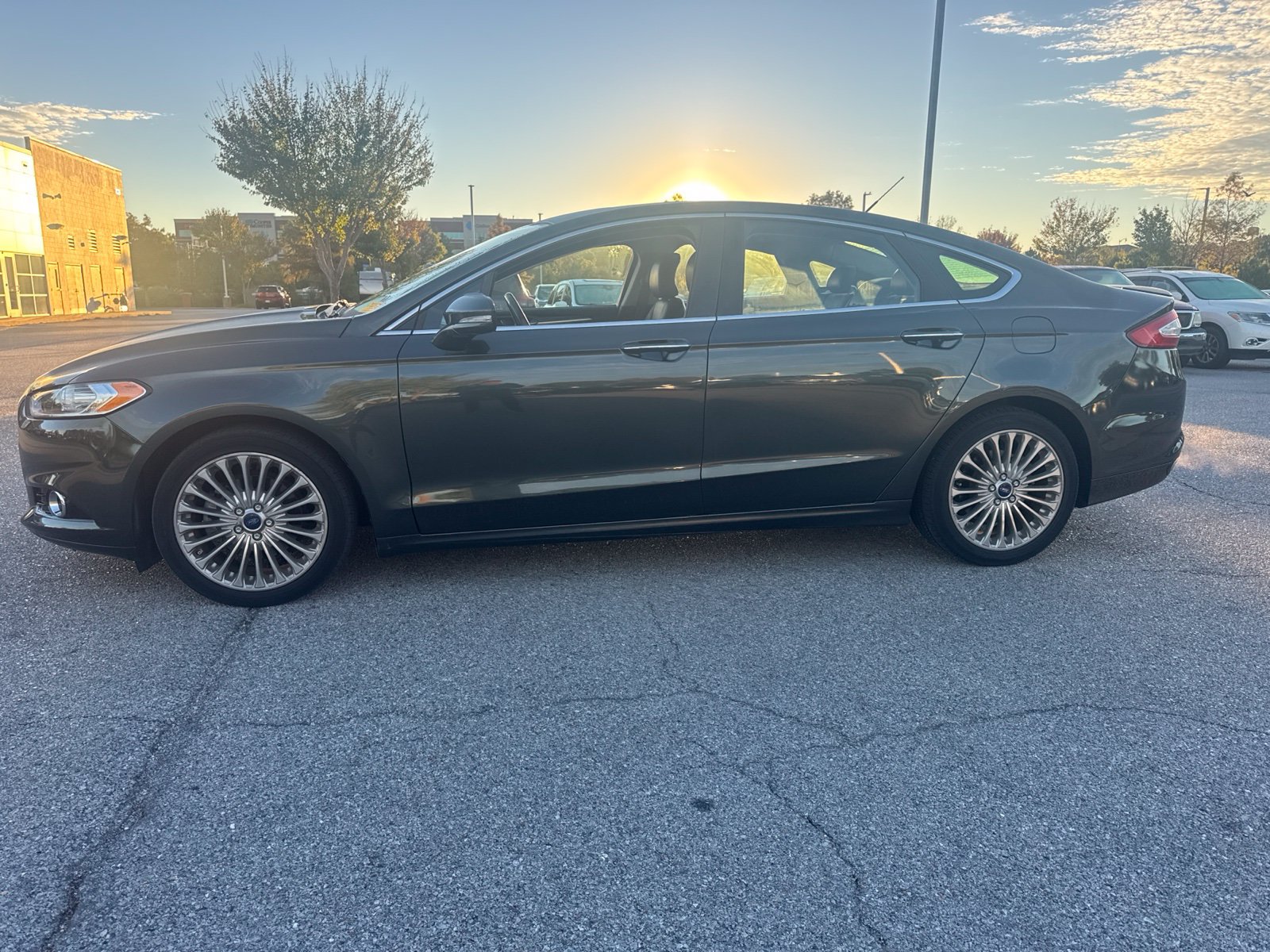 Used 2016 Ford Fusion Titanium FWD image 8