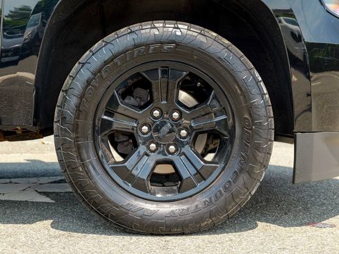 Used 2019 Chevrolet Tahoe LS w/ Enhanced Driver Alert Package AWD/4WD image 12
