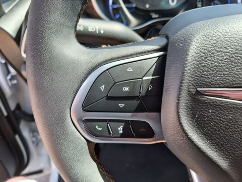 Used 2023 Chrysler Pacifica Pinnacle image 34