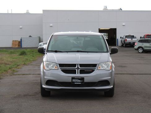 Used 2016 Dodge Grand Caravan SE w/ Quick Order Package 29E SE image 8