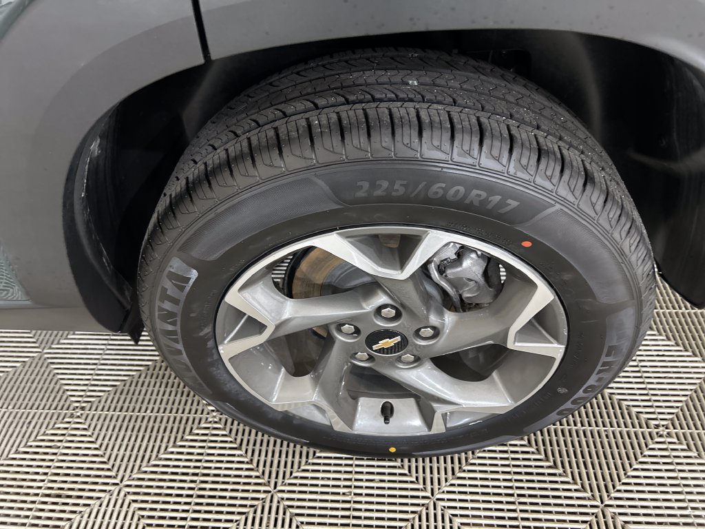 Used 2025 Chevrolet Trax LT FWD image 10