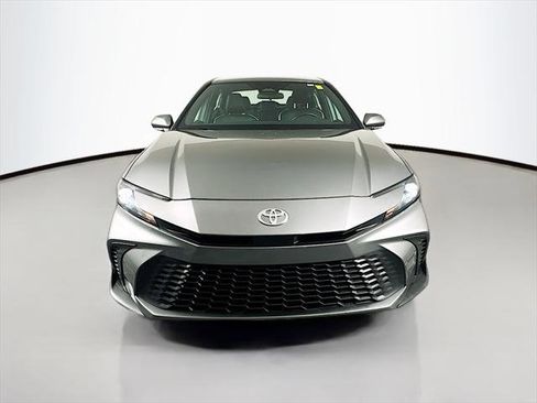Certified 2025 Toyota Camry SE image 3