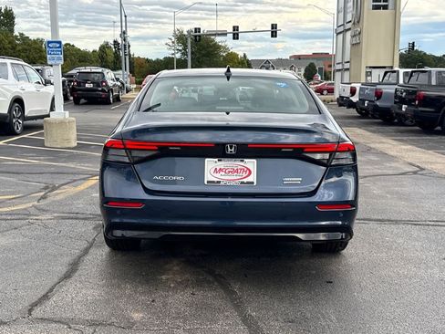 Used 2024 Honda Accord Touring image 10
