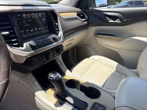 Used 2019 GMC Acadia Denali w/ Technology Package AWD/4WD image 27