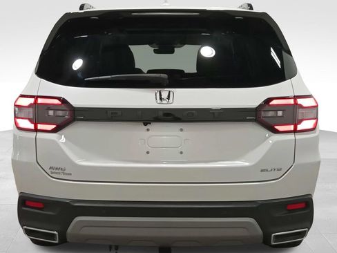 Used 2024 Honda Pilot Elite image 4