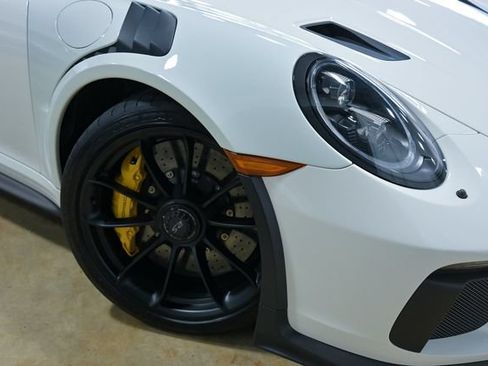 Used 2019 Porsche 911 GT3 RS RWD image 3