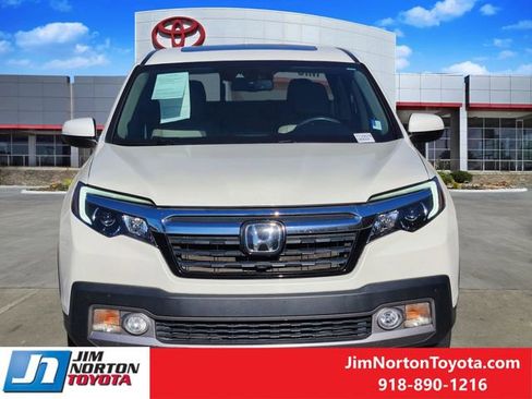 Used 2017 Honda Ridgeline RTL-E image 2
