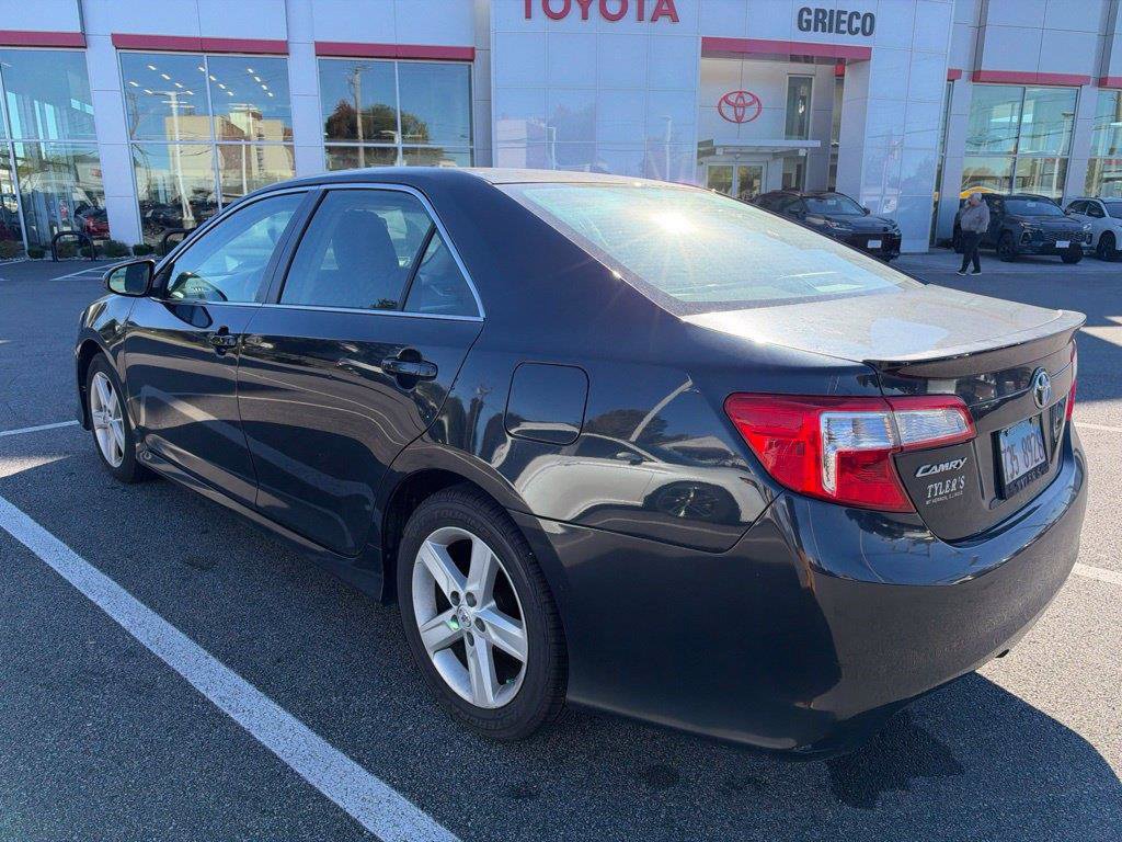 Used 2013 Toyota Camry SE FWD image 4