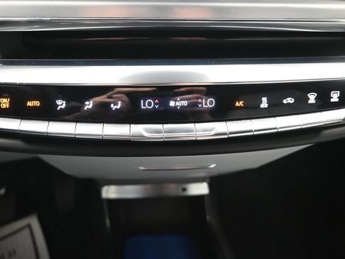 Used 2024 Cadillac Lyriq Luxury w/ LPO, Floor Liner Package AWD/4WD image 20