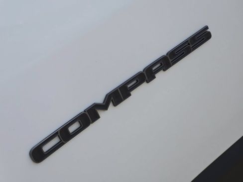 Used 2024 Jeep Compass Trailhawk AWD/4WD image 33