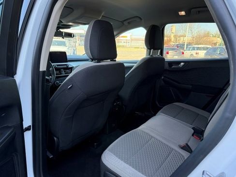 Used 2020 Ford Escape SE image 14