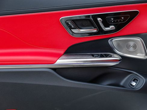 New 2026 Mercedes-Benz CLE 300 4MATIC Coupe image 17