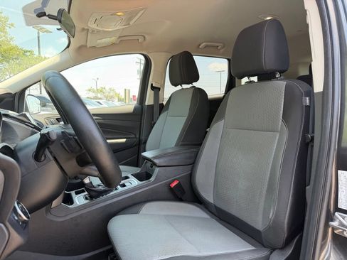 Used 2017 Ford Escape SE w/ SE Cold Weather Package FWD image 10